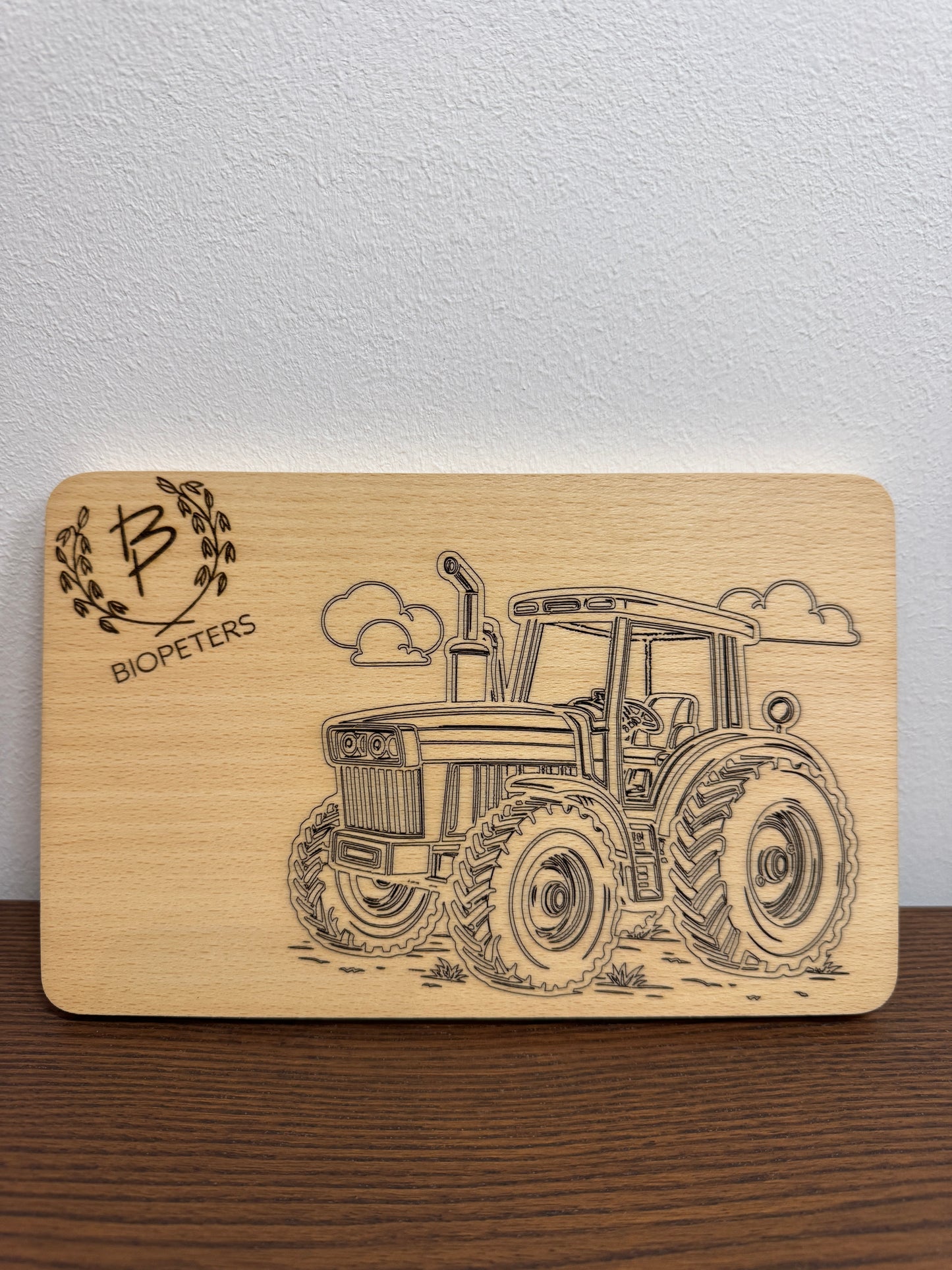 Holz-Frühstücksbrett mit Trecker Gravur