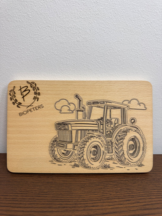 Holz-Frühstücksbrett mit Trecker Gravur